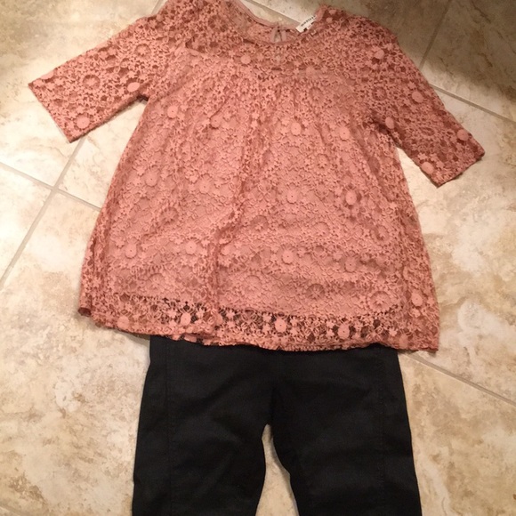 Lace lined top size MD never worn. Color peach - Picture 4 of 4